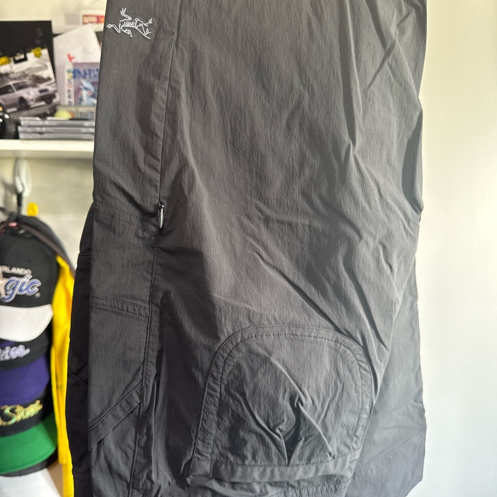 Arc'teryx Black Cargo Shorts Lightweight Quick-Dry